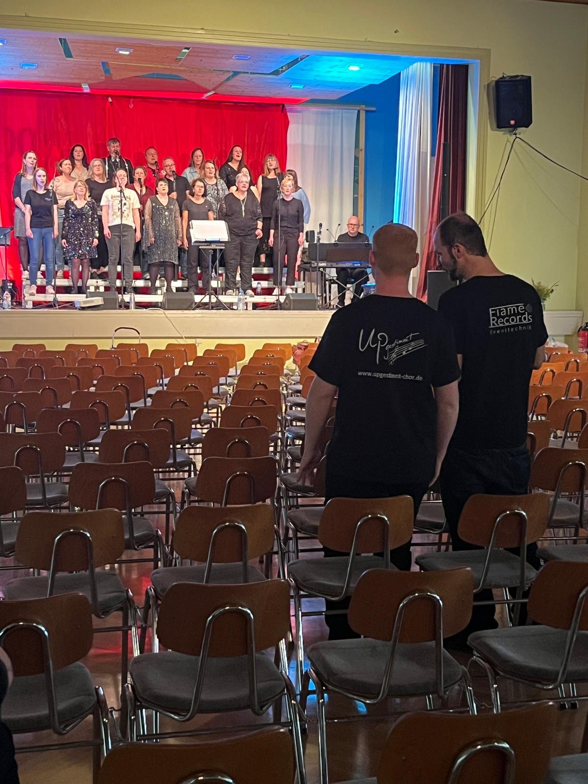 Flame Records betreut ein Chorkonzert vor Ort